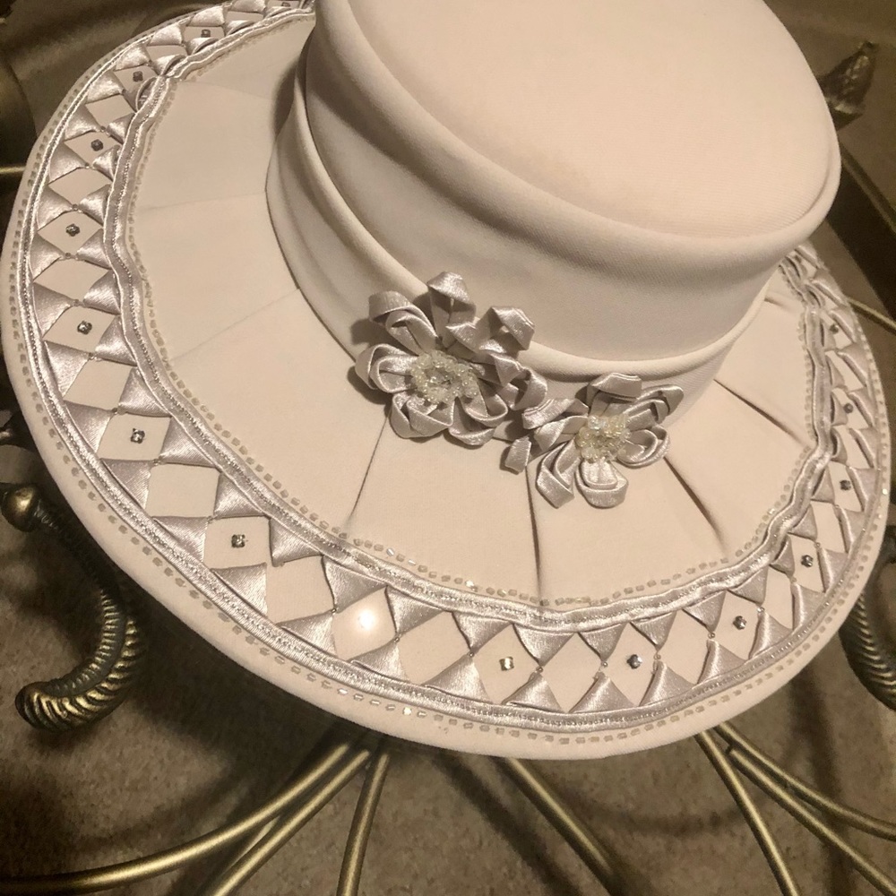 Hat - Picture 2 of 5